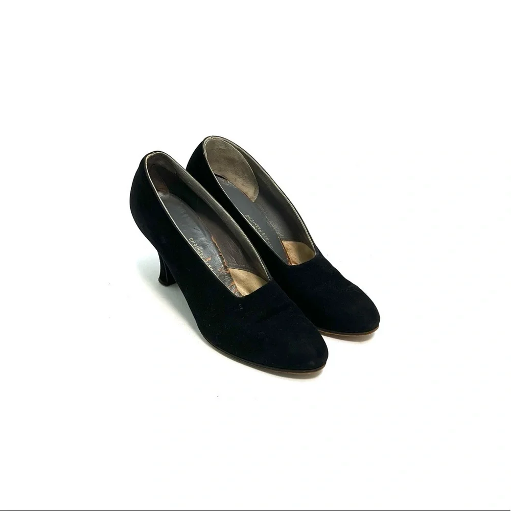 Vintage 1950s black suede classic slip on pumps